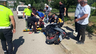 Orhangazi'de Motosiklete Çarpan Araç Sürücüsü Yaralandı