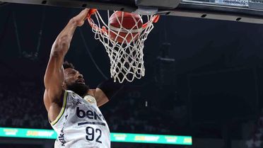 Fenerbahçe, Finalde Beşiktaş'ı Yenerek Durumu 2-1 Yükseltti