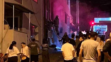 İzmir'de Otele Yangın: Patlama Korku Yarattı