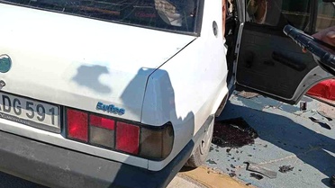 Kocaeli'de Kaza: Sürücü Sıkıştı, Hastaneye Kaldırıldı