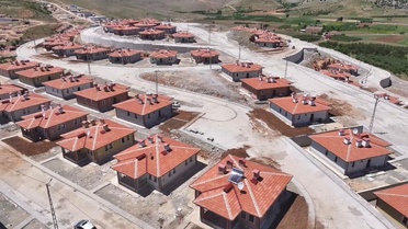 Vali ve Başkan Doğanşehir'de Deprem Konutlarını İnceledi