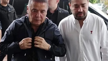 Muhittin Böcek'in iki şoförü tahliye edildi
