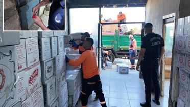 Yakalanmasalardı sofralara zehir saçacaklardı! Gaziantep'te 2 ton bozuk kuru pasta ele geçirildi