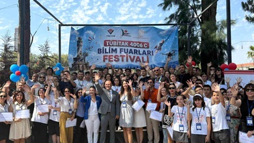 İzmir'de Bilim Fuarları Festivali Düzenlendi