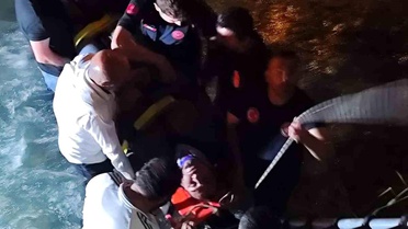 Van'da Kamyonet Dereye Düştü: 1 Yaralı