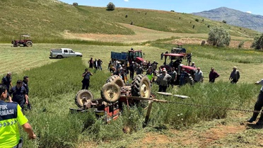 Tufanbeyli'de Traktör Devrildi: 1 Ölü