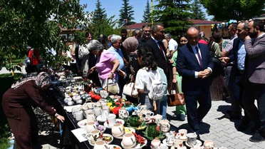 Akşehir'de Çocuk Evleri Sitesi'nde sünnet şöleni ve el sanatları sergisi