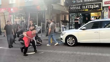 Avcılar'da Kavga: Tekmeler, Yumruklar ve Sopalar