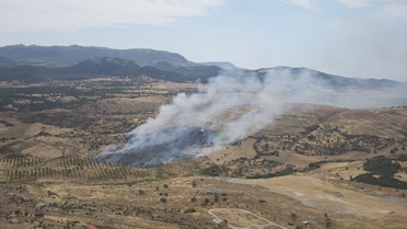 Çanakkale'de Orman Yangınına Hava ve Karadan Müdahale