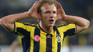 Dirk Kuyt'ı açıklayan Fenerbahçe'ye dakikalar sonra kötü haber