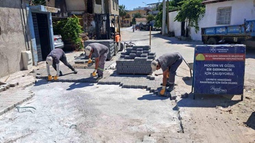 Germencik'te yol ve çevre düzenleme çalışmaları sürüyor