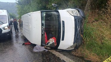 İzmir'de İşçi Servisi Devrildi: 1 Ölü, 10 Yaralı