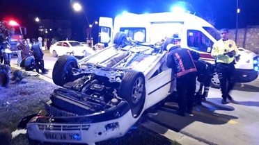 Malatya'da Ters Dönmüş Araçta İki Yaralı