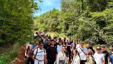 Körfez'de gençler doğa yürüyüşünde buluştu