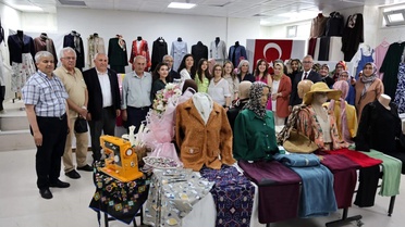 Kütahya'da kursiyerlerin el emeği eserleri sergilendi