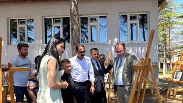 Resim sergisi büyük ilgi gördü