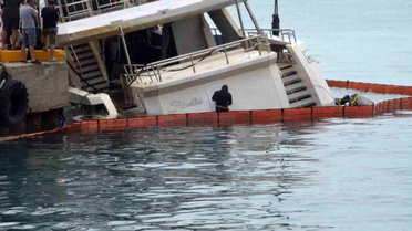 Sinop Limanı'nda Lüks Yat Kurtarma Çalışmaları Sona Yaklaşıyor