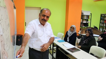 56 Yaşında Torununa Masal Okumak İçin Okuma Yazma Öğrendi