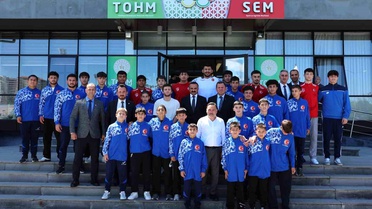Vali Çiçek'ten Gençlik ve Spor Ziyareti