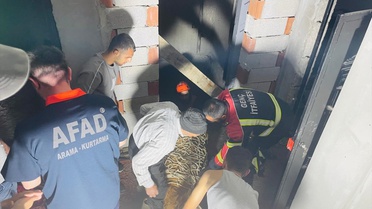Asansör Boşluğuna Düşen İnekler Kurtarıldı