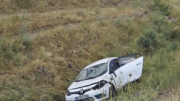 Solhan'da Otomobil Şarampole Devrildi: 1 Yaralı