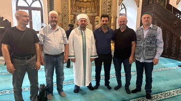 Bursa'da Cuma Hutbeleri İşaret Diliyle Tercüme Ediliyor