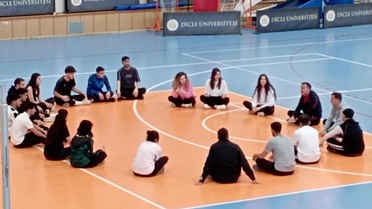 Diyarbakır'da Halka Açık Spor Okulları Projesi Başlatıldı