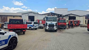 Elazığ'da depo yangını söndürüldü