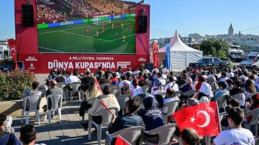 Meydanlarda milli maç izlenmeyecek! Bakan Çiftçi'den valiliklere genelge