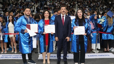 DPÜ Mezuniyet Töreni Coşkuyla Gerçekleşti