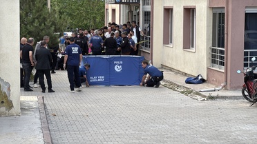Niğde'de 20 Yaşındaki Genç Apartmandan Düştü