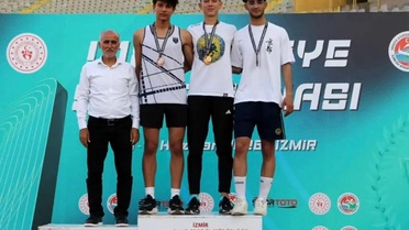 Sivaslı Sporcular U18 Şampiyonası'nda Çifte Madalya Kazandı