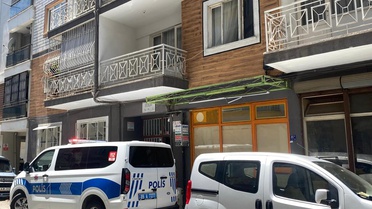 Maske ile kötü koku yayılan eve giren ekipler korkunç manzarayla karşılaştı