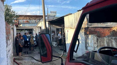 Burhaniye'de Depo Yangını Panik Yarattı