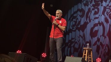 Bassem Youssef İstanbul'da Gülümsetti