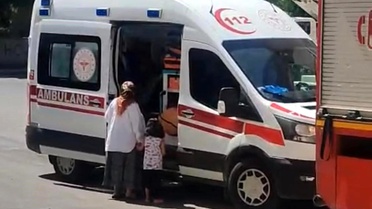 Batman'da ev yangınında 2 kişi dumandan etkilendi