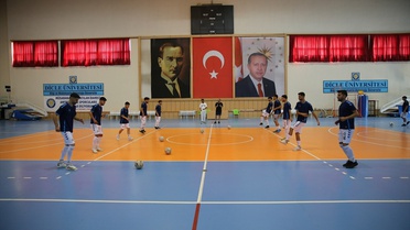 Dicle Üniversitesi Futsal Takımı Şampiyonluk Peşinde