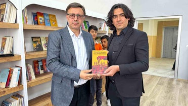 Çelik, Ağrı'da Kitap Tanıttı