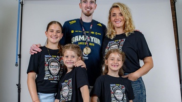 Fenerbahçe Beko forması giyen Nando De Colo, basketbolu bıraktı