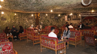 Gaziantep'te Mağara Kafe Serinletiyor