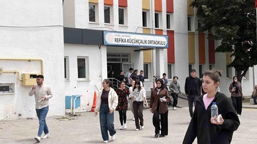 Kayseri'de YKS'ye Geç Kalan Öğrenciler Polisle Sınava Yetiştirildi