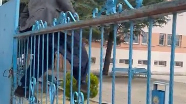 Kırıkkale'de TYT'ye Geç Kalan Aday Kapıdan Atlarken Binaya Alınmadı