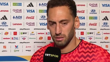 ''Vuruyoruz olmuyor, denedik olmuyor'' diyen Hakan Çalhanoğlu'ndan veda