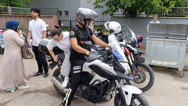Sınava Geç Kalan Öğrenciye Polisi Yardım