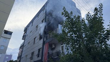Antalya'da Apartman Yangını: 2 Kişi Kurtarıldı
