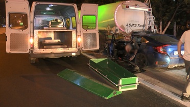 Adana'da tankerle çarpışan otomobildeki baba öldü, 2 çocuğu yaralandı