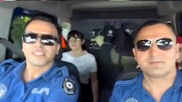 Polisten Engelli Öğrenciye Destek