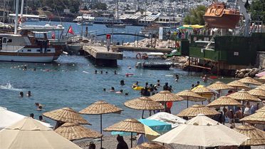 Bodrum Sahilleri Tatilcilerle Doldu