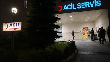 15 yaşındaki çocuk gelin alma merasiminde tüfekle havaya ateş açtı: 11 yaralı
