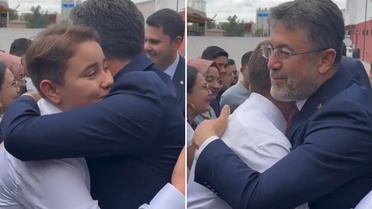 Fenerbahçe'yi duyan Bakan Yumaklı çocuğa bir daha sarıldı